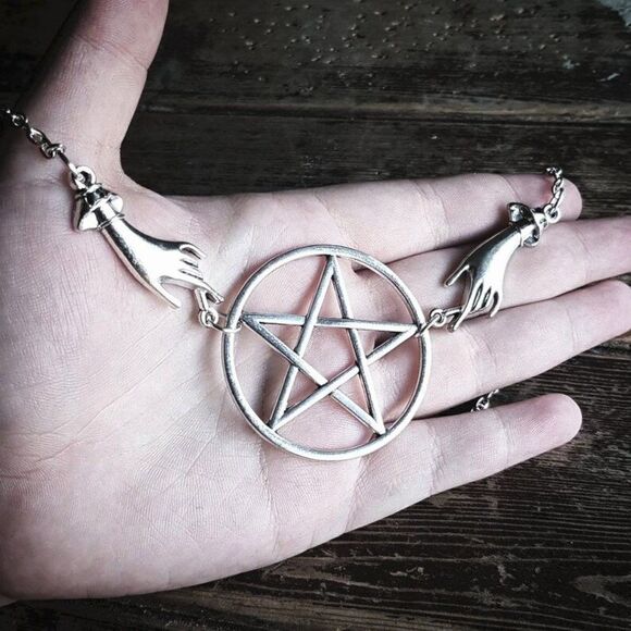 Large Silver Pentagram Collar Necklace - Picture 4 of 6